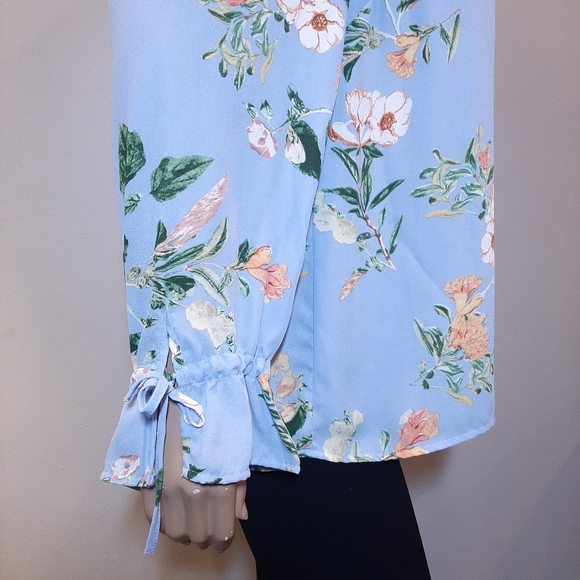 ROSE & THYME Floral Flare Tie Cuff Long Sleeve Blouse Keyhole Scoop Neck - Picture 9 of 12